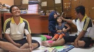 Cpns 2021 untuk penjaga sekolah : 4 Fakta Penjaga Sekolah Di Karawang 14 Tahun Tidur Di Ruang Guru Gaji Rp 500ribu Cair Per 3 Bulan Tribunnews Com Mobile
