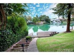 Toluca lake is an island of suburban tranquility in the heart of la's studio district. 9920 Toluca Lake Ave Toluca Lake Ca 91602 Toluca Lake Lake Burbank