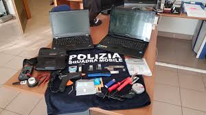 Sede gruppo banca sella piazza gaudenzio sella 1 (via. Clonati Quattro Dispositivi Bancomat Di Banca Sella Prima Biella