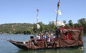 Where can i get supplies for a parade float? Pontoon Decorating Ideas Google Search Boat Parade Boat Pontoon