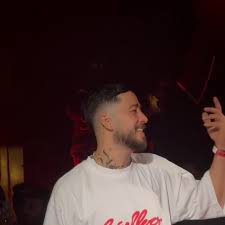 Mahmut Orhan recently took the stage in Chicago and almost took a stir with his fans! 🔥 @mahmutorhan , We wanted to share a small part of this energy with you here! , 🗓️ FEB 13, 🎥 lorena24121