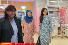 Kenyataan dari pihak hospital tengku ampuan rahimah. Selangor Royal Office Ø¹Ù„Ù‰ ØªÙˆÙŠØªØ± 1 Februari 2018 Dymm Tengku Permaisuri Selangor Berkenan Berangkat Untuk Lawatan Tidak Rasmi Ke Wad Bersalin Hospital Shah Alam Bagi Menziarah Seorang Bayi Lelaki Yang Ditinggalkan