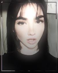 Leanna Warner's Instagram, Twitter & Facebook