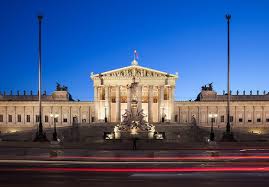 Nach 1945 wurde österreich wieder als staat geschaffen (zweite republik), war aber zunächst in 4 besatzungszonen aufgeteilt und erlangte erst 1955 seine volle staatliche souveränität. Die Republik Osterreich Republik Osterreich