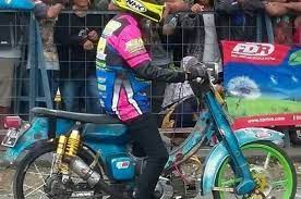 39 garage vintage trail equipment modifikasi trail klasik vintage via 39garagejogja.blogspot.com. Motor Yamaha Jadul Ini Sepertinya Ada Yang Aneh Apanya Coba Gridoto Com