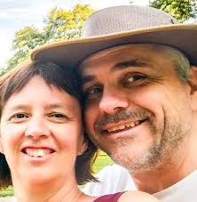 Where to find or print 500 deck playing cards with reversed colors and  matching backs?