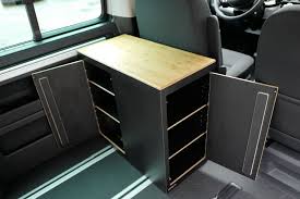 Heckkuche Mit Heckauszug Vw Multivan Beach Calibox Campingbus Camping Ausbau Kuchenmodule Camper Ideen