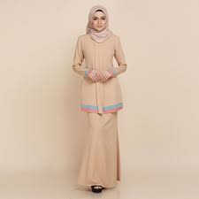 Oleh sebab itu, tidak hairanlah pelbagai jenis baju kurung berlainan fesyen berada dipasaran. Warna Pastel Coklat