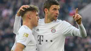 Im alter von 10 jahren wechselt thomas von seinem heimatklub tsv pähl zum fc bayern inzwischen ist thomas müller eine feste größe im verein und hat seinen vertrag bis 2021 verlängert. Fc Bayern Munchen Spieler Wollen Angeblich Douglas Costa Zuruck Eurosport