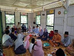 For the first time ever, many of us in singapore, malaysia, indonesia whether it's the classic selamat hari raya song by saloma, suasana hari raya by anuar zain and ellina or balik kampung by sudirman, you'll surely. Keluarga 6 Generasi Balik Kampung Sambut Raya Di Pulau Ubin Berita Mediacorp