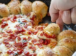 Skillet Pizza Dip Combines The Deliciousness Of Garlic Bread With A Cheesy Pepperoni Dip Skillet Pizza Dip Iambaker In 2020 Pizza Dipping Skillet Pizza I Am Baker