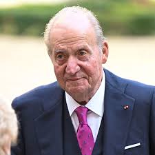 El rey Felipe, sin la reina Letizia, se ve obligado a detener sus  vacaciones de Navidad