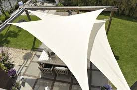 Moderne Terrassenuberdachung 60 Verschiedene Ideen Im Uberblick Terrassen Schatten Sonnensegel Garten Und Moderner Patio