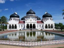 Latar belakang agama dalam kehidupan manusia mempunyai pengaruh yang sangat besar. Islam Di Aceh Wikipedia Bahasa Indonesia Ensiklopedia Bebas