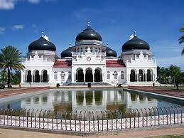 Latar belakang konsistensi islam sebagai agama samawi termodern dari sekian banyak agama samawi lainnya, ikut tertantang menghadapi berbagai perubahan peradaban manusia dari zaman jahiliah sebagai era teologi masyarakat penyembah berhala sampai zaman sekarang suatu era. Islam Di Aceh Wikipedia Bahasa Indonesia Ensiklopedia Bebas