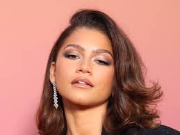 "Gingerbread Red" Hair Is Trending & It's So Flattering