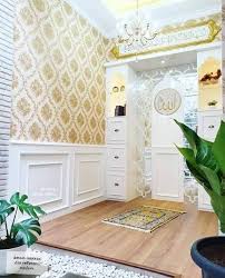 Meskipun ibadah sholat bisa dilakukan di ruangan lain seperti kamar dan ruang tamu, ruangan khusus merupakan salah satu cara untuk membuat ibadah lebih khusyuk. Ilham Media Idea Ruang Solat Di Rumah Ilhammedia Facebook