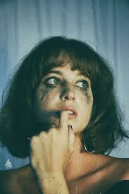 LA Singer-Songwriter Emma Taylor Puts a Spin