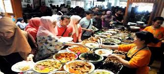 Masakan sunda dikenal dengan kelezatannya. 15 Rumah Makan Sunda Di Bandung Yang Enak Dan Murah
