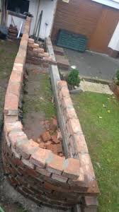 Sichtschutz Mit Hochbeet Aus Alten Backsteinen Bauanleitung Zum Selberbauen 1 2 Do Com Deine Heimwerker Commun In 2020 Alte Ziegel Hochbeet Bauanleitung Hochbeet