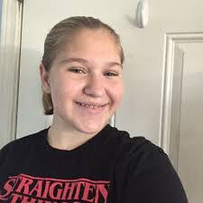 Alyssa Hecht's Instagram, Twitter & Facebook