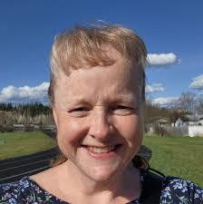 Leslie Irons's Instagram, Twitter & Facebook