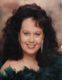 Lynn Worrell's Instagram, Twitter & Facebook