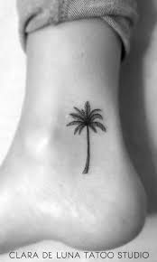 Now, having said and heard a lot about the palm tree tattoos, i am sure even you are planning of getting one. Palm Tree Tattoo 300 Picture Ideas Tatuaje De Palmera Tatuajes De Palmeras Tatuajes De Palma