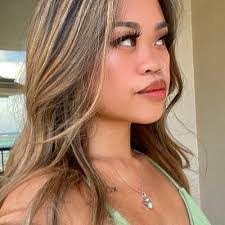 Rachel Stoffel's Instagram, Twitter & Facebook