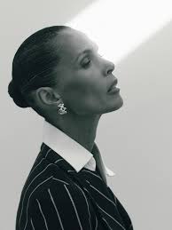 She's the moment @this_is_me_evelyn ❤️ Hair by me x Photographer  @simonelezzi Hair Stylist @aminatacreative Makeup Artist @rebeccadoney  Fashion Stylist @ericawelhenage Assist Fashion Stylist @mariajuliaomena  Wearing: @lanabuvintage @hanna.pachuta ...