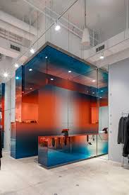 Discover The Best Vintage Style Office Decor Inspiration For Your Next Interior Design Project Here Retail Interior Office Interior Design Commercial Interiors