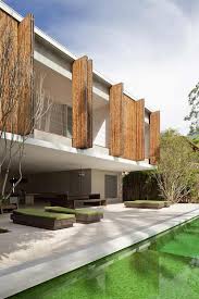 Les Systemes Brise Soleil En 49 Photos Archzine Fr Style Architectural Maisons Contemporaines Architecture Exterieur