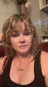 Melanie Ann (@nkotbluver)