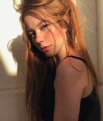 Maya Collins (@maya_cz9z)