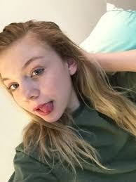 Samantha Mantooth's Instagram, Twitter & Facebook