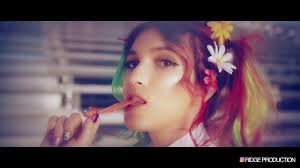 Dani Thorne’s Habits Music Video by Comet: Bella Thorne and Mod Sun all go  to work behind the scenes