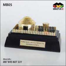 Maybe you would like to learn more about one of these? Miniatur Rumah Adat Honai Papua Unik Murah Miniatur Id