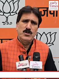 #watch Omar Abdullah making mockery out of his position said Bjp  spokesperson Altaf Thakur