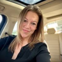 Amber Revell's Instagram, Twitter & Facebook