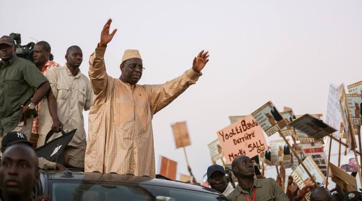 Babacar Sène, président du mouvement APE2D soutient Macky Sall - La Vie  Sénégalaise | SENEGAL