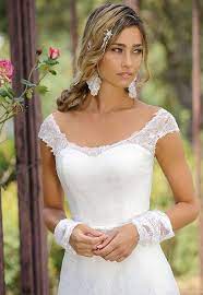 Wir bieten traumhaft schöne brautkleider aus edelsten stoffen, raffinierten details und in verschiedensten farbvarianten an. Esined Brautmoden Home Facebook