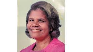 Sandra Dexter's Instagram, Twitter & Facebook