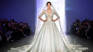 Dieser job ist ein lottogewinn. Meghan Markle Wie Wird Ihr Brautkleid Aussehen Royals Bild De