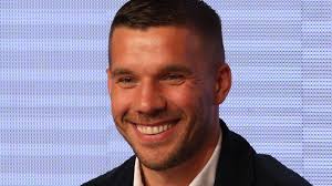 Lukas podolski gilt als stimmungsaufheller der nationalmannschaft. Lukas Podolski Teilt Susses Foto Von Seiner Frau Mit Tochterchen Maya