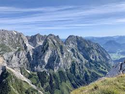 It is situated on the berchtesgaden stream in a deep valley surrounded on three sides by austrian territory, just north of berchtesgaden national park. The Top Berchtesgaden Hiking Trail Schneibstein Mountain Kleine Reibn