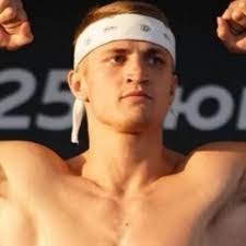 Wade Ryan's Instagram, Twitter & Facebook