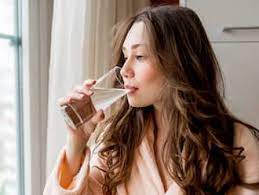 Drinking Water On Empty Stomach: 5 Amazing Health Benefits of Starting Your  Day With A Glass of Water | TheHealthSite.com