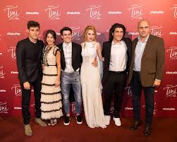 Violetta castillo ist in ihrer heimat argentinien ein gefeierter teeniestar: Bild Von Tini Violettas Zukunft Bild 23 Auf 57 Filmstarts De