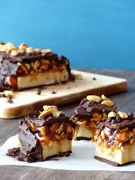 Snickers Geant La Recette Vegane Et Sans Gluten Apprenons Ensemble Les Bases De La Patisserie Vegetale Chocolat Vegetalien Recette Patisserie Vegan