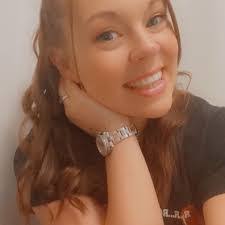 Donna Comiskey's Instagram, Twitter & Facebook